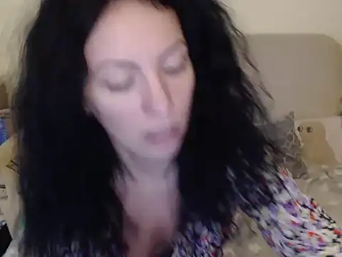 Snapshot of Emmatoo chatting on February 8, 2026, 12:58 pm Emmatoo online show from February 8, 2026, 12:58 pm