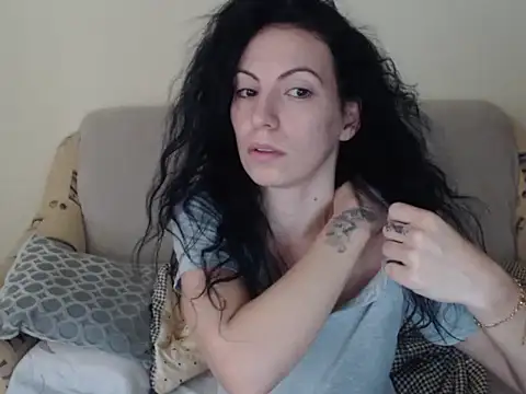 Snapshot of Emmatoo chatting on February 12, 2026, 10:15 am Emmatoo online show from February 12, 2026, 10:15 am