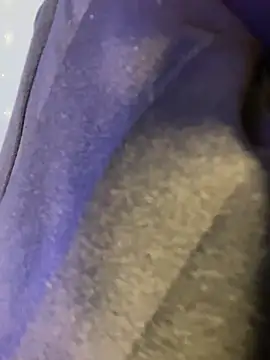 Snapshot of Angeeel_ chatting on December 12, 2024, 3:21 am Angeeel  online show from December 12, 2024, 3:21 am