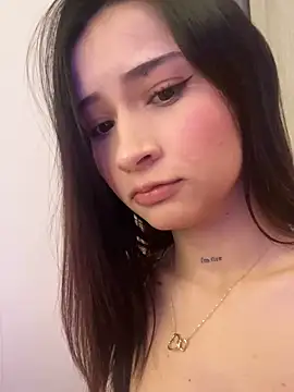 Snapshot of Angeeel_ chatting on December 18, 2024, 9:08 pm Angeeel  online show from December 18, 2024, 9:08 pm