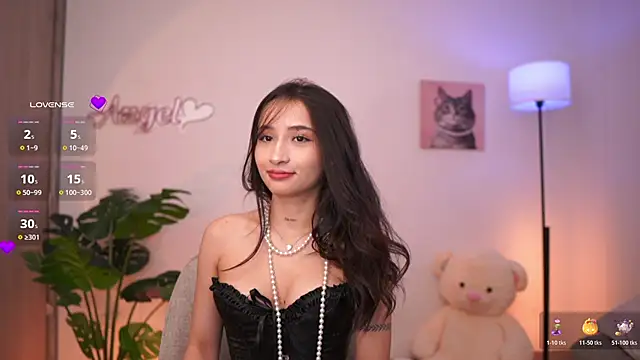 Snapshot of Angeeel_ chatting on October 31, 2025, 2:08 am Angeeel  online show from October 31, 2025, 2:08 am