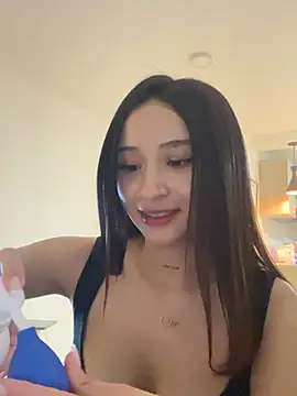 Snapshot of Angeeel_ chatting on January 22, 2025, 3:52 am Angeeel  online show from January 22, 2025, 3:52 am