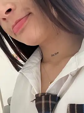 Snapshot of Angeeel_ chatting on January 19, 2025, 9:45 pm Angeeel  online show from January 19, 2025, 9:45 pm