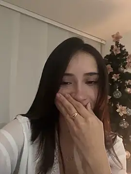 Snapshot of Angeeel_ chatting on December 27, 2024, 8:35 am Angeeel  online show from December 27, 2024, 8:35 am