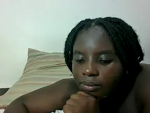 hotebbbyy online show from September 25, 2025, 7:58 am