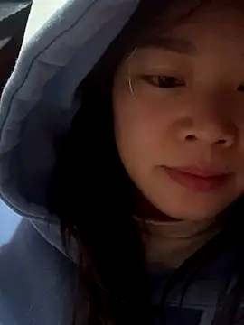 Hellen 111 online show from December 5, 2025, 9:19 am