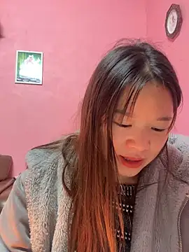 Snapshot of Hellen_111 chatting on December 6, 2024, 1:35 am Hellen 111 online show from December 6, 2024, 1:35 am