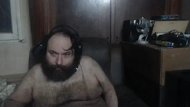 Snapshot of hairyhulk chatting on January 19, 2025, 7:04 am hairyhulk online show from January 19, 2025, 7:04 am