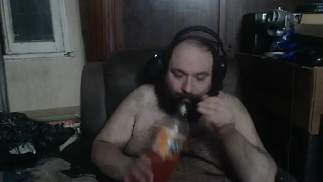 Snapshot of hairyhulk chatting on January 3, 2025, 8:43 am hairyhulk online show from January 3, 2025, 8:43 am