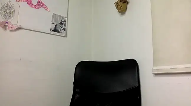 Snapshot of Thematrioshkaoficial24 chatting on December 20, 2024, 3:03 am Thematrioshkaoficial24 online show from December 20, 2024, 3:03 am