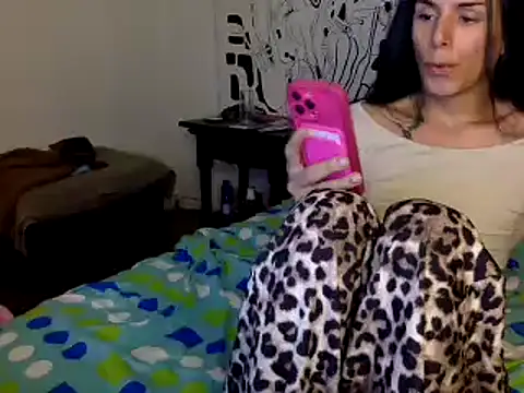 Snapshot of Thematrioshkaoficial24 chatting on February 14, 2025, 1:13 am Thematrioshkaoficial24 online show from February 14, 2025, 1:13 am