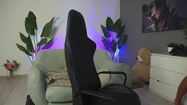 SweetBlondy35 online show from January 29, 2025, 8:04 pm