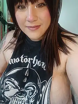 ItsNaiixa online show from May 23, 2026, 6:29 pm