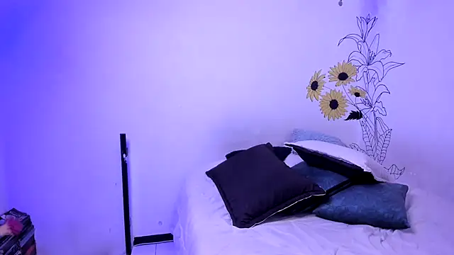 Dear-Venus online show from September 22, 2025, 9:10 pm