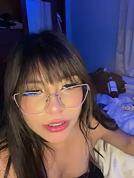 Snapshot of Lily_candy_X chatting on March 18, 2025, 7:44 am Lily candy X online show from March 18, 2025, 7:44 am