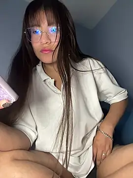Snapshot of Lily_candy_X chatting on January 18, 2025, 5:52 am Lily candy X online show from January 18, 2025, 5:52 am