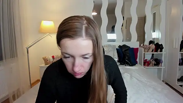 KateRedgar online show from February 17, 2025, 10:07 am