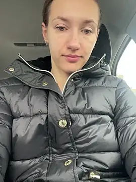 KateRedgar online show from February 27, 2025, 1:07 pm
