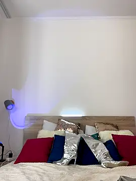 KateRedgar online show from September 29, 2025, 9:16 am