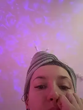 KateRedgar online show from March 19, 2026, 2:06 pm