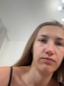 KateRedgar online show from December 2, 2025, 7:54 am