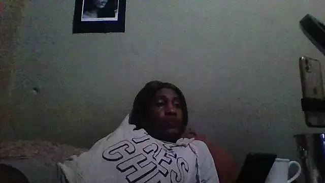 Snapshot of Moorella1 chatting on September 29, 2025, 9:53 pm Moorella1 online show from September 29, 2025, 9:53 pm