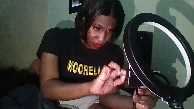 Snapshot of Moorella1 chatting on September 24, 2025, 11:21 pm Moorella1 online show from September 24, 2025, 11:21 pm