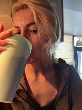 tanyagrey online show from March 13, 2026, 7:02 am