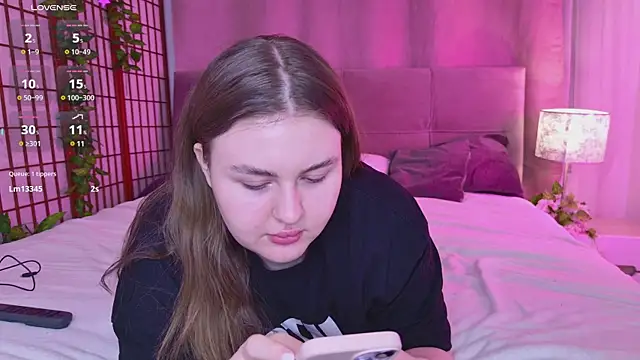 Snapshot of Mia__Peach chatting on February 23, 2025, 7:33 am Mia Peach online show from February 23, 2025, 7:33 am