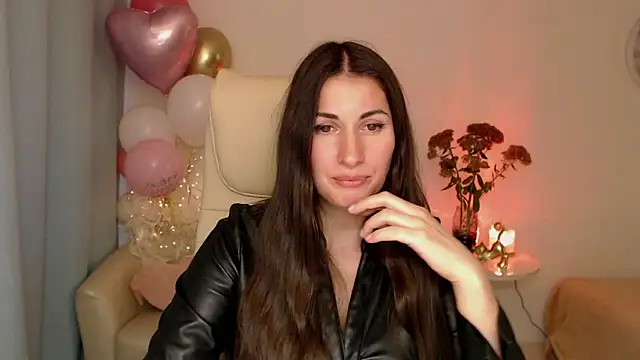 MaryMalory11 online show from October 13, 2025, 10:39 am