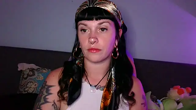 Snapshot of Marcelinegoddess chatting on September 16, 2025, 2:45 am Marcelinegoddess online show from September 16, 2025, 2:45 am