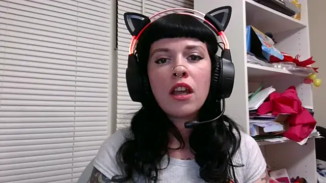 Snapshot of Marcelinegoddess chatting on February 2, 2025, 6:04 am Marcelinegoddess online show from February 2, 2025, 6:04 am