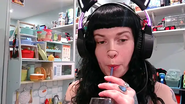 Snapshot of Marcelinegoddess chatting on February 17, 2025, 3:58 am Marcelinegoddess online show from February 17, 2025, 3:58 am