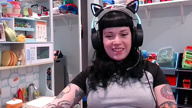 Snapshot of Marcelinegoddess chatting on February 19, 2025, 5:49 am Marcelinegoddess online show from February 19, 2025, 5:49 am