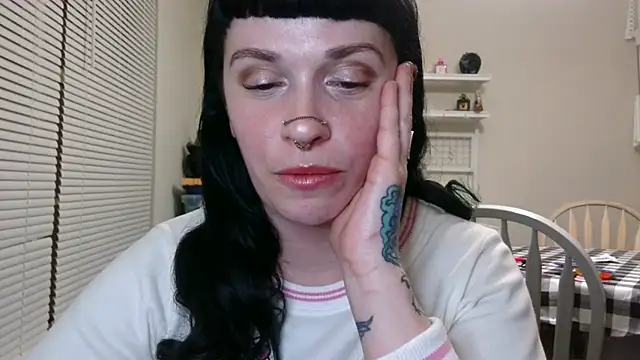 Snapshot of Marcelinegoddess chatting on March 15, 2025, 2:35 am Marcelinegoddess online show from March 15, 2025, 2:35 am