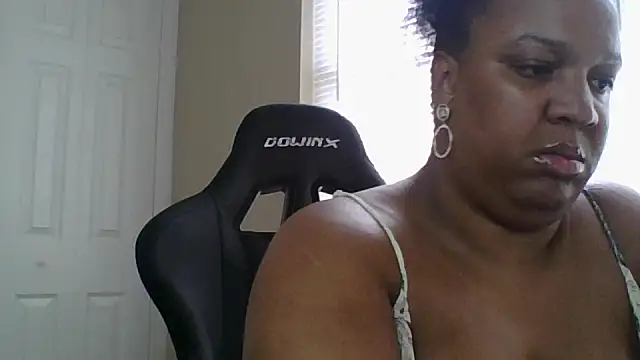 Snapshot of Badgirlbrittt chatting on October 3, 2025, 5:03 pm Badgirlbrittt online show from October 3, 2025, 5:03 pm