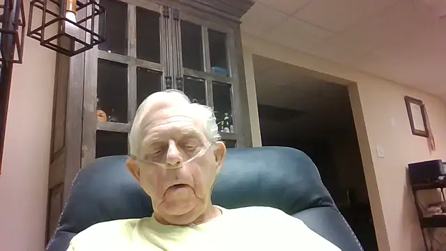 Snapshot of bootlegmanz chatting on July 12, 2026, 3:24 pm bootlegmanz online show from July 12, 2026, 3:24 pm