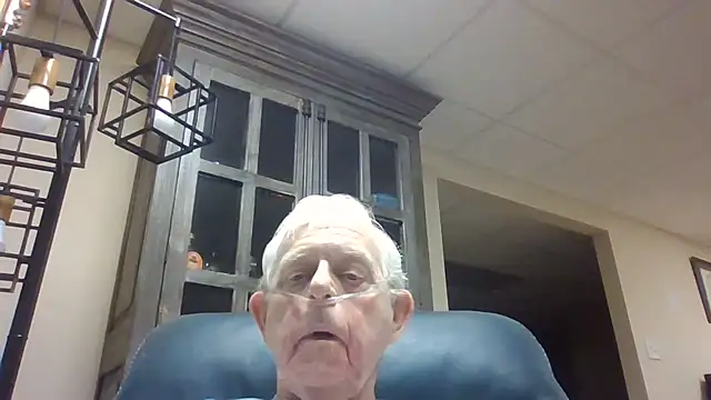 Snapshot of bootlegmanz chatting on July 4, 2026, 5:39 pm bootlegmanz online show from July 4, 2026, 5:39 pm