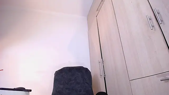 Snapshot of camilasexy111 chatting on March 16, 2025, 2:10 am camilasexy111 online show from March 16, 2025, 2:10 am