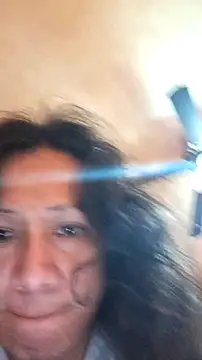 Snapshot of miicheele32 chatting on December 20, 2025, 8:01 pm miicheele32 online show from December 20, 2025, 8:01 pm