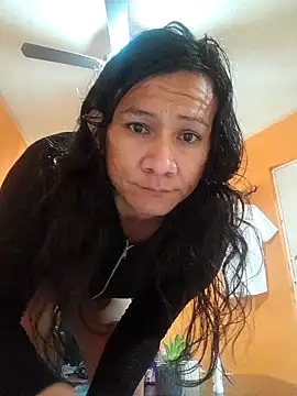 miicheele32 online show from January 30, 2025, 8:10 pm