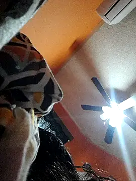 miicheele32 online show from February 23, 2025, 4:02 pm