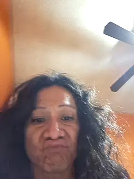 Snapshot of miicheele32 chatting on November 6, 2025, 8:51 am miicheele32 online show from November 6, 2025, 8:51 am