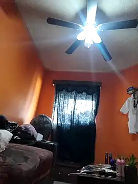 miicheele32 online show from January 27, 2025, 4:54 pm