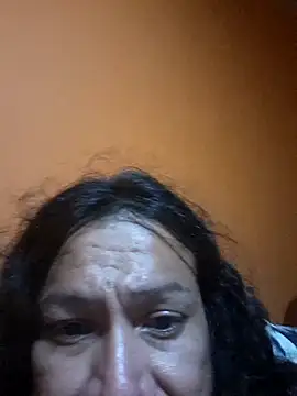 miicheele32 online show from October 12, 2025, 7:32 am