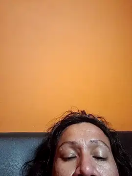 miicheele32 online show from March 7, 2025, 7:19 am