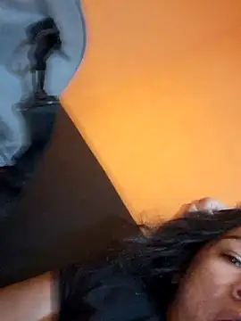 Snapshot of miicheele32 chatting on November 5, 2025, 8:45 pm miicheele32 online show from November 5, 2025, 8:45 pm