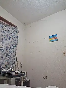 Snapshot of miicheele32 chatting on January 12, 2026, 4:30 am miicheele32 online show from January 12, 2026, 4:30 am