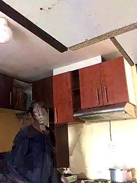 SmallGoodNutts online show from November 9, 2025, 6:06 am