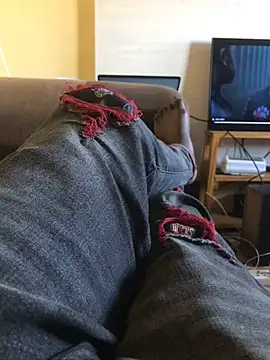 Snapshot of SmallGoodNutts chatting on September 27, 2025, 1:28 pm SmallGoodNutts online show from September 27, 2025, 1:28 pm